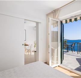 6 Bedroom Waterfront Villa with Pool in Uvala Ljubljeva near Trogir, Sleeps 12-13